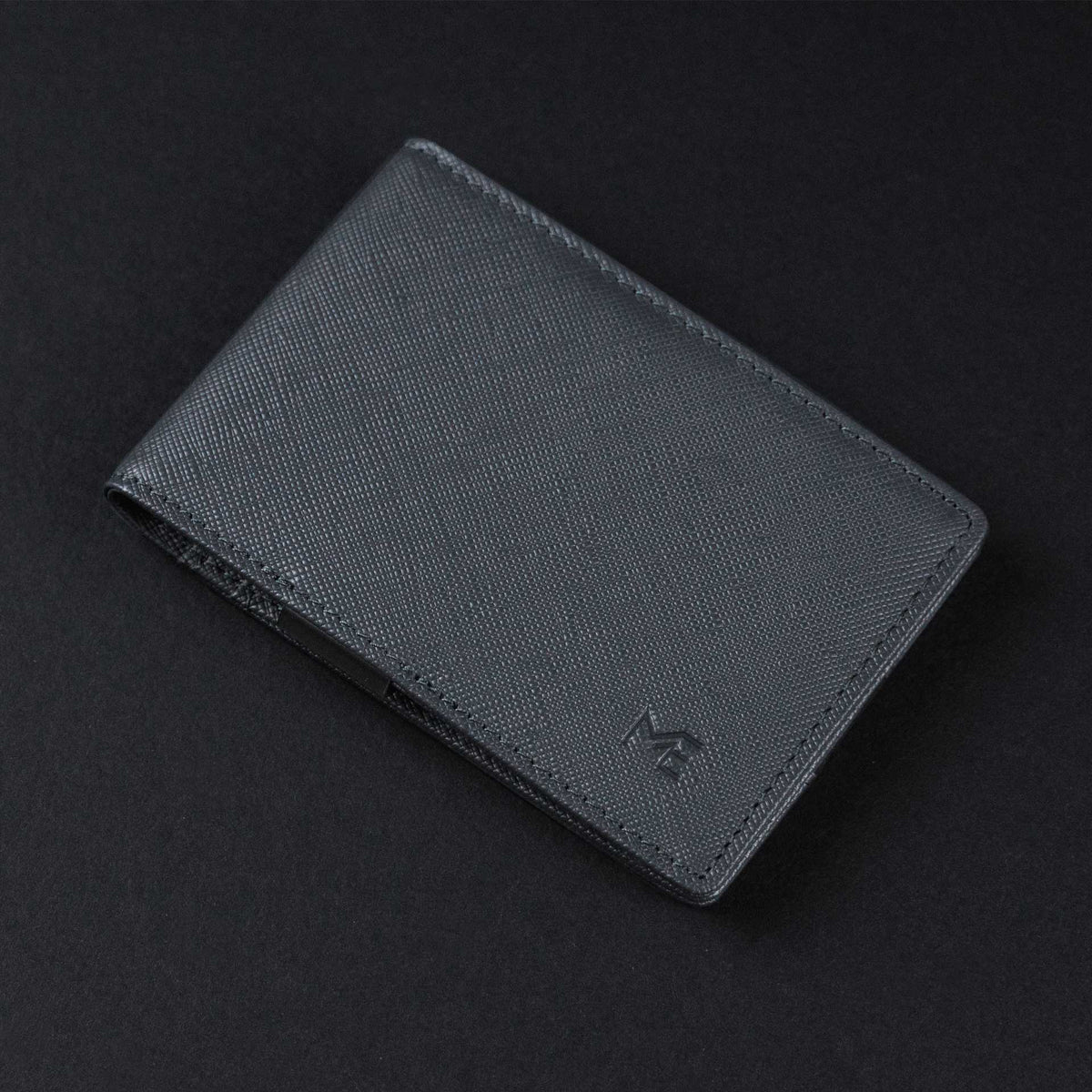 Men&#39;s wallet with money clip. Made with genuine leather