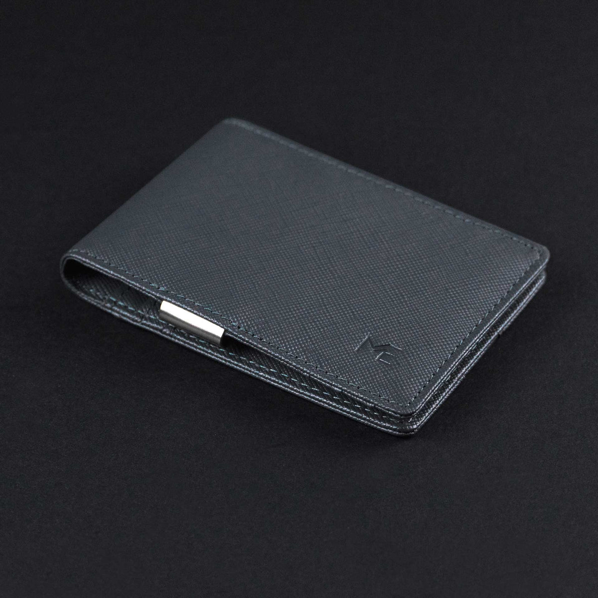 Men&#39;s wallet with money clip. Made with genuine leather